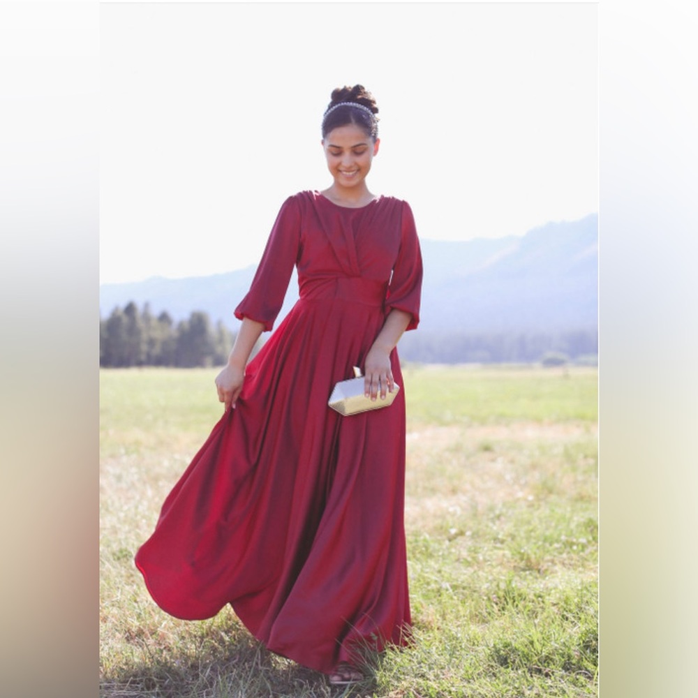 Dainty Jewell’s Essence Of Elegance